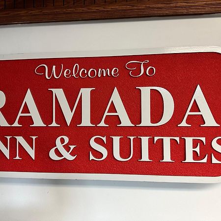 Ramada By Wyndham Saginaw Hotel & Suites Экстерьер фото